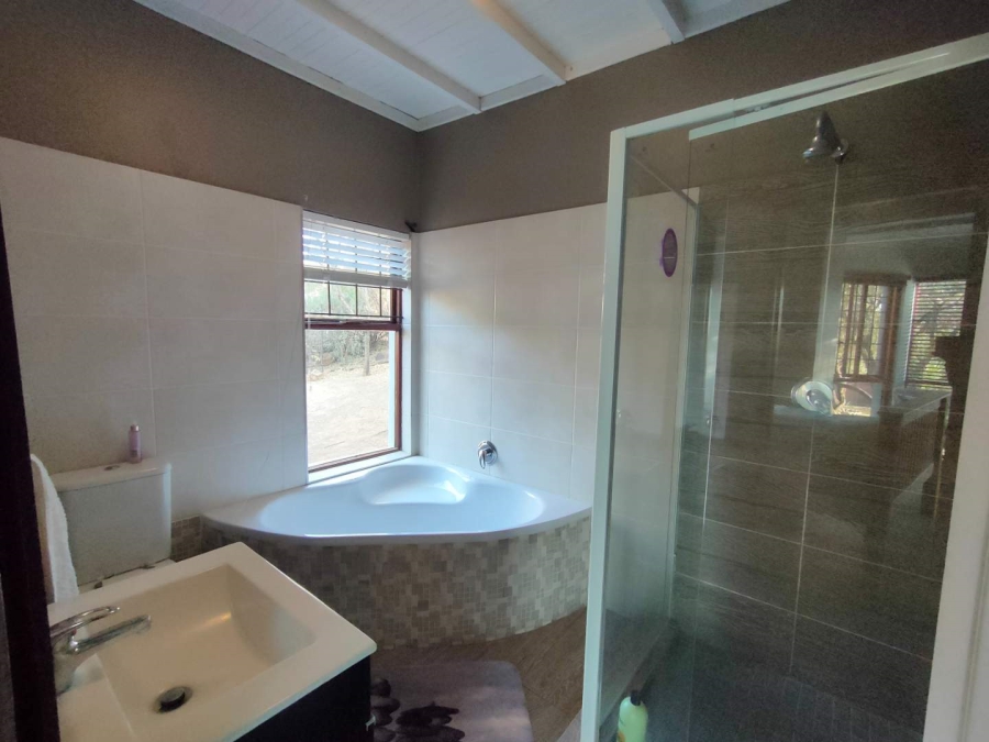 4 Bedroom Property for Sale in Langenhovenpark Free State